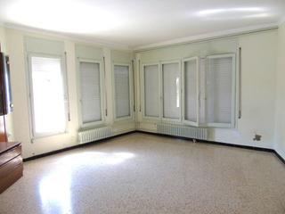 Pis a Torelló. Piso de 4 dormitorios