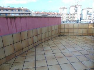 Flat  Sant pere. Edificio de 3 viviendas