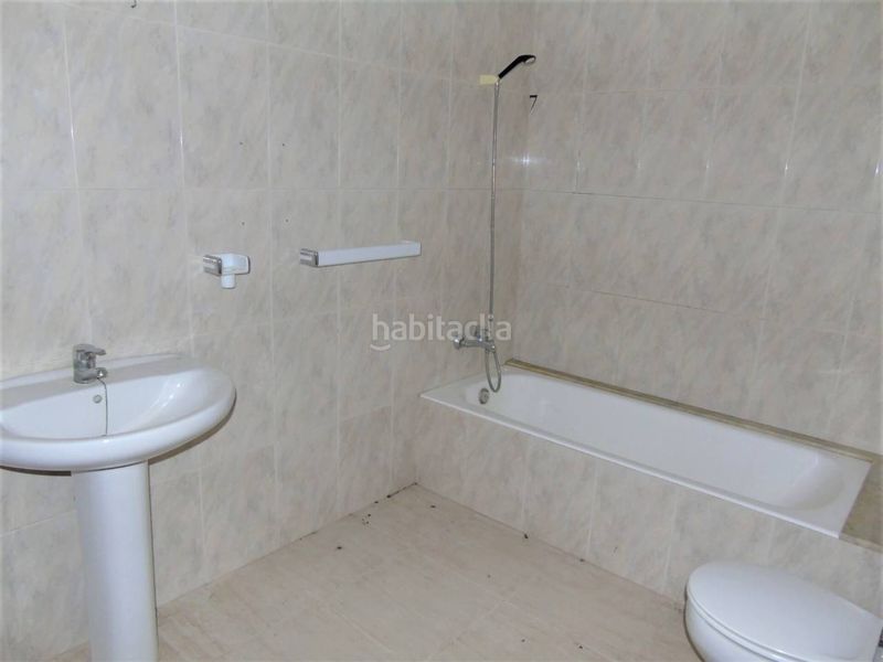 Foto 759e9061-e958-4f91-a0ae-bf67d3e07d9a. Local comercial a Tona