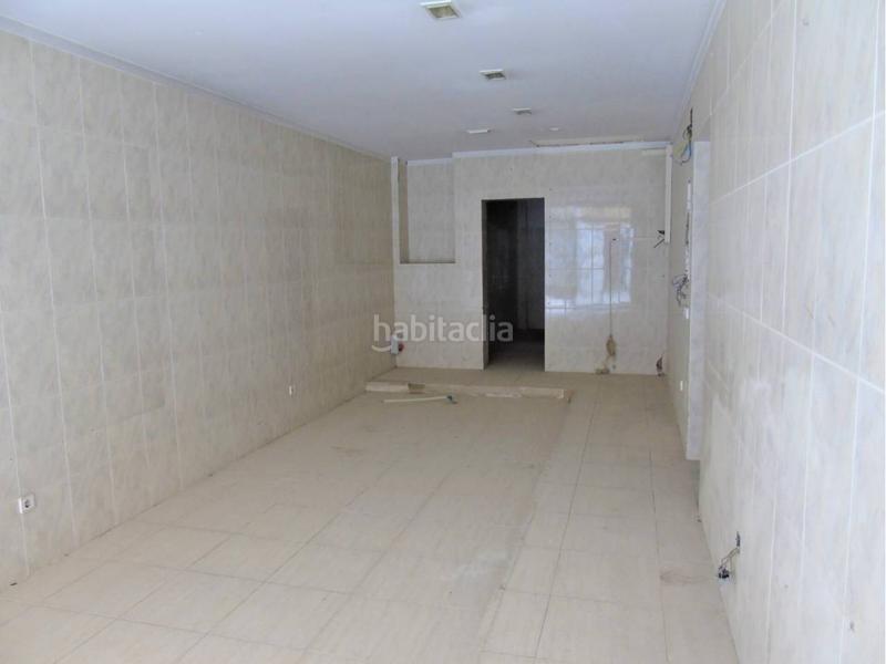 Foto cc89e8a3-7533-4a25-a4e4-89df60cbf5b8. Local comercial a Tona