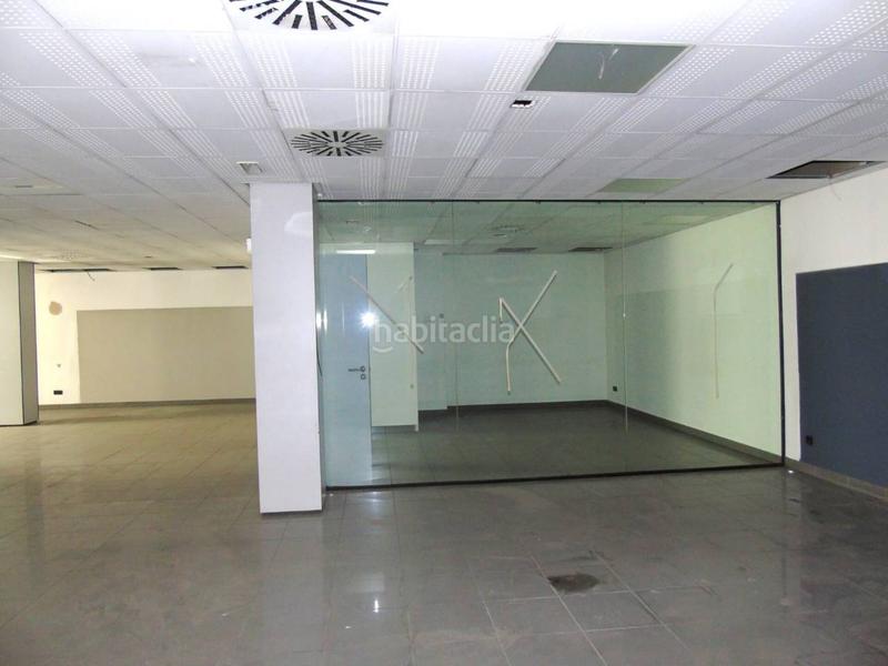 Foto b4a54238-8847-40c0-a025-6c4f6ffc2672. Local comercial a Manlleu