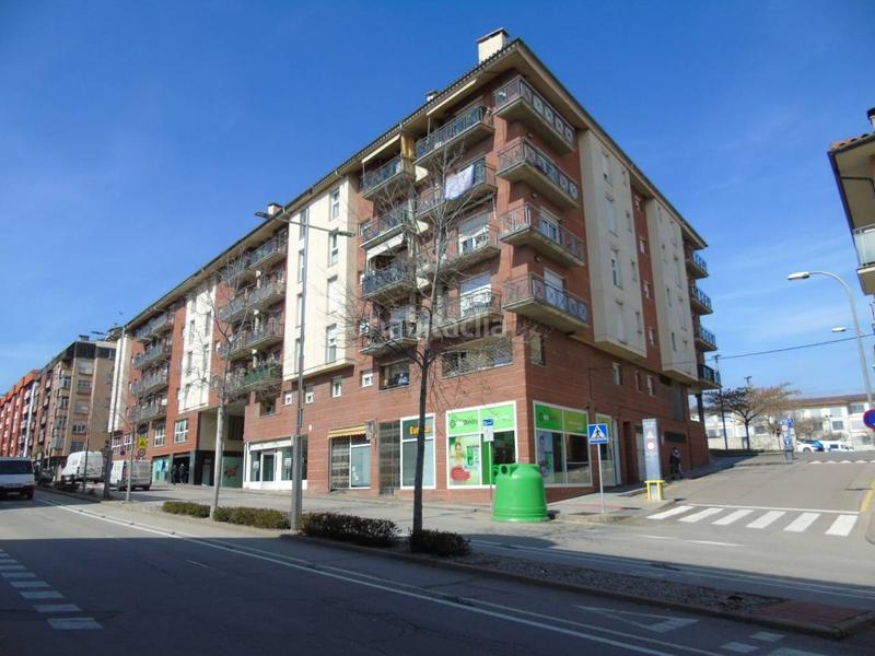 Foto f260b00e-ac1e-4434-b30a-ae51748a9251. Local comercial a Manlleu