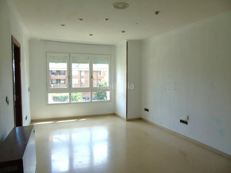 Foto 8762eafe-4811-4a50-ac3d-0d5742efb3da. Dúplex venta flash a partir de 168.000 en Caputxins-Ambulatori Vic