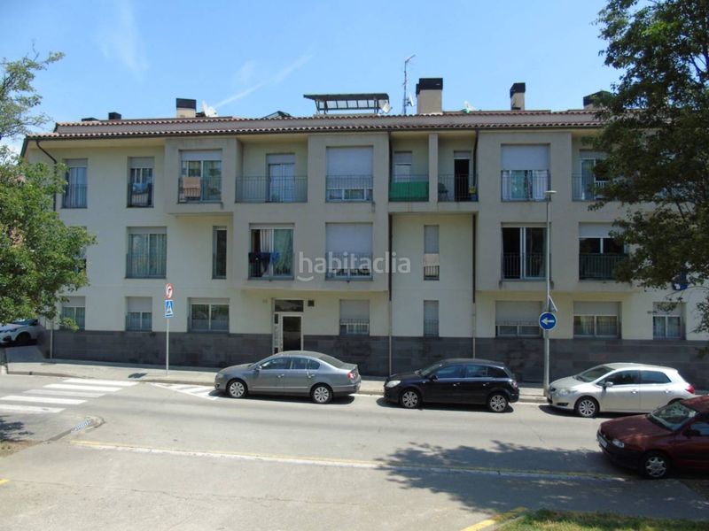 Foto f0526e10-df0a-486f-b92a-c5a84e3465a6. Pis amb aparcament a Manlleu