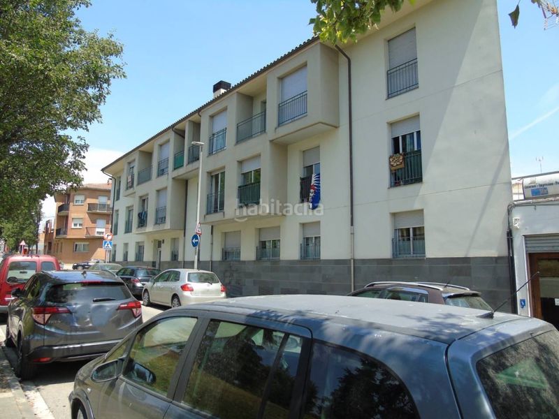 Foto 376c5ec6-7015-4938-b457-7d7a7d650ce3. Aparcament cotxe a Manlleu