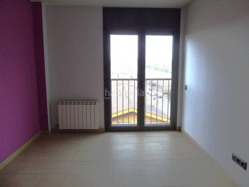 Foto 7383911f-7fdc-4539-885f-cfcdac060f4d. Dúplex amb calefacció a Manlleu