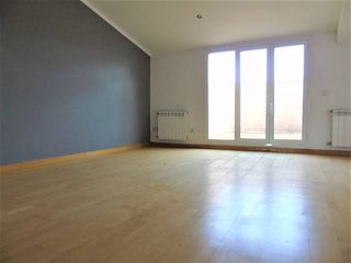 Zweistöckige Wohnung in Torelló. Duplex en venta en torelló