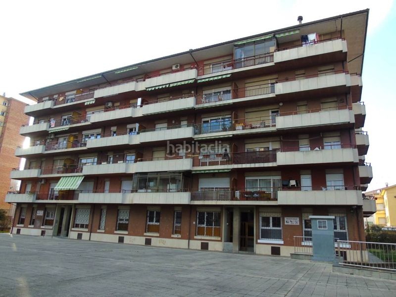 Foto 19531206-b40d-4676-8754-a51b9050680d. Aparcament cotxe a Estadi-Santa Anna Vic