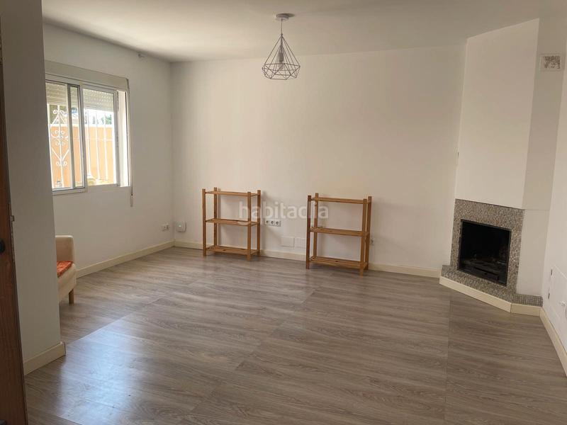 Foto b9ee9507-6bce-4844-a6a5-71a1a4532aa8. Casa bifamiliare con camino parcheggio in Fuente Alegre - El Chaparral - Los Morales Málaga