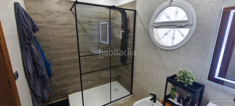 Foto 0a7b1376-f64a-467d-8836-9e0abf702d65. Casa adosada chalet adosado en zona muy tranquila en Málaga