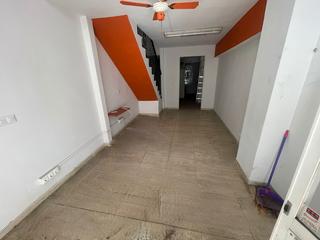 Local Comercial en Calle Alonso de Palencia 1