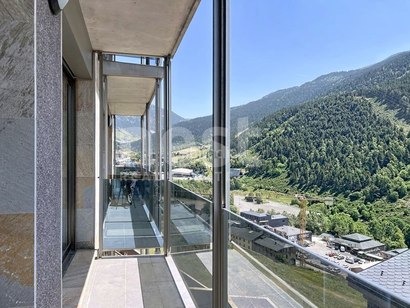 Foto 57b51f3c-7bbc-46c0-88fb-be40876fb863. Apartament amb aparcament a L´Aldosa-Ransol Canillo