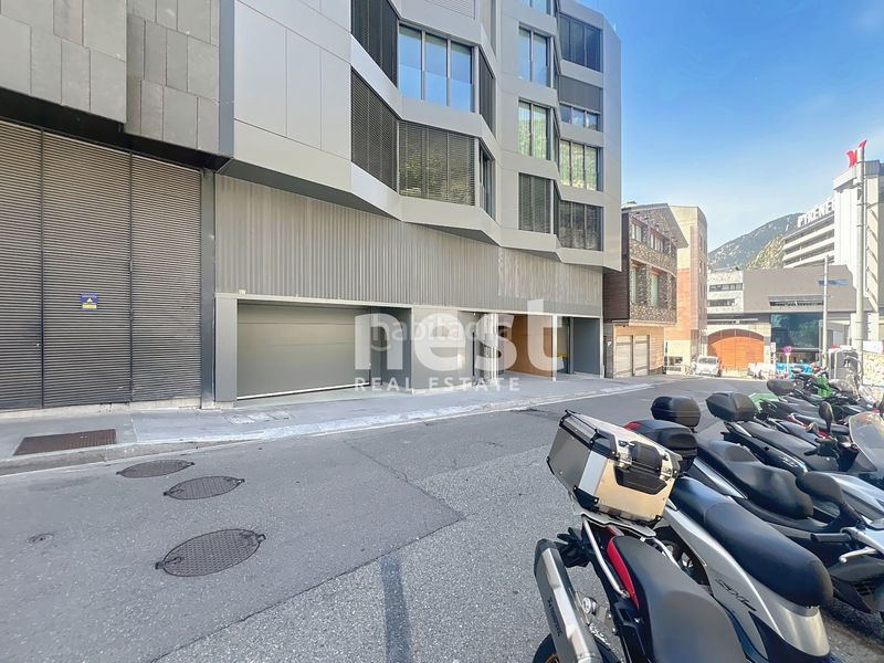 Foto 9d3f9375-82ed-45d3-a9e3-a633d5c19d61. Rent apartment in avinguda meritxell 29 in Centro Andorra la Vella