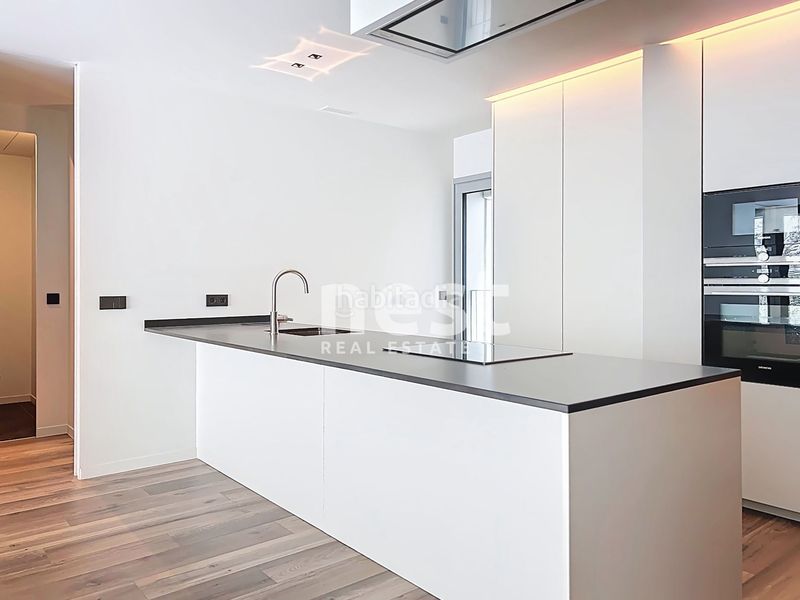 Foto f56589cf-a2dc-4662-9fe0-638532684a3e. Rent apartment in avinguda meritxell 29 in Centro Andorra la Vella