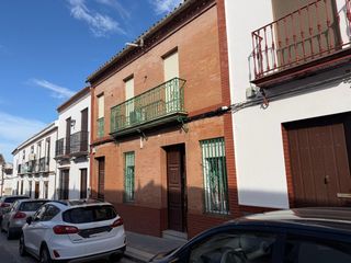 Maison  Avenida de juan carlos i 2. Casa en venta con piso independiente en pleno centro de aznalcáz