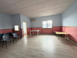Lloguer Local Comercial  Calle raquejo. Antigua guardería en alquiler de 226 mts² lista para emprender s