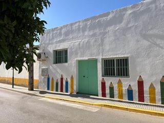 Rent Business premise  Calle raquejo. Antigua guardería en alquiler de 226 mts² lista para emprender s