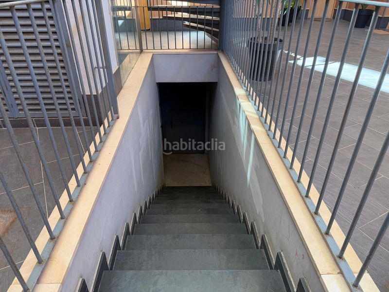 Foto eeed3d12-1807-401c-8ed6-3a80bf633e2b. Estudi amb aparcament a Centro Bormujos