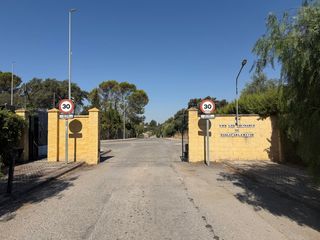 Terreny residencial a Calle cigueña 121. Parcela uso urbano en venta de 2.668 m² en la urbanización los e