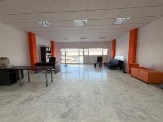 Rent Office space in Avenida camas 7. Oficina en alquiler en edificio pibo center parque empresarial p