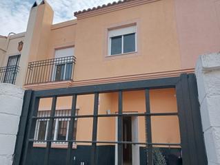 Casa adossada  Avenida de juan carlos i. Casa adosada en urb. paraiso de guadiamar (aznalcázar)