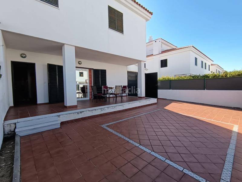Foto 429457af-81a8-4bf2-b522-d1747a6f7eec. Casa adosada espectacular casa pareada con piscina comunitaria a la venta – cartaya (urb. los enebros) lista para entrar a vivir en El Rompido