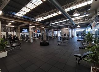 Geschäftsraum in Calle puebla del río 10. Local comercial en venta en bormujos, sevilla – ubicación estrat