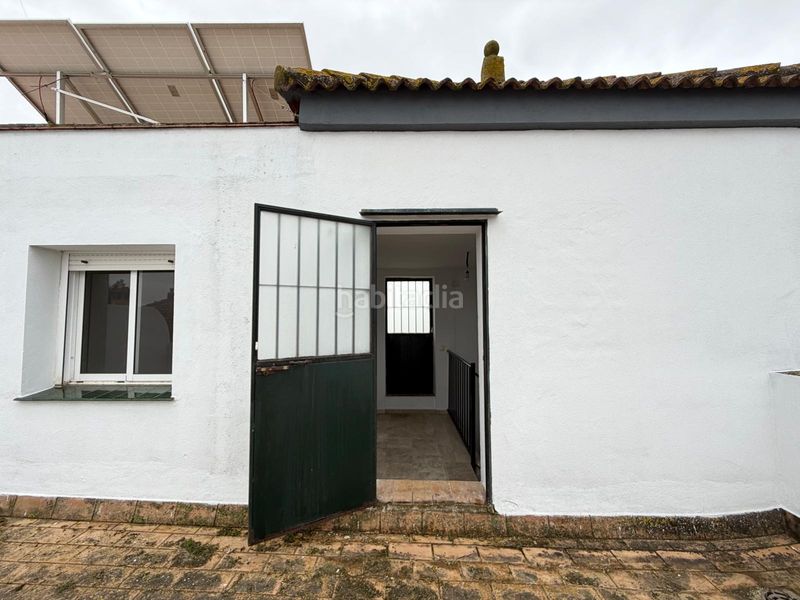 Foto 5a6b48e5-0eb2-4484-ba96-84e240257140. Casa a schiera con parcheggio in Bollullos de la Mitación