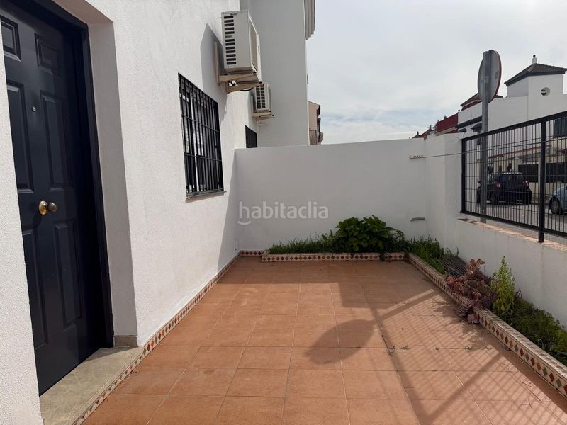 Foto cb305a0e-71d1-4950-a7f9-fd837bc45bf9. Casa a schiera con parcheggio in Bollullos de la Mitación