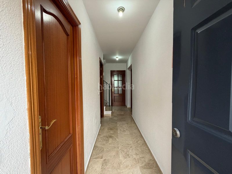 Foto cf79b771-7b08-43f5-a6ff-fc9089bf25d2. Casa a schiera con parcheggio in Bollullos de la Mitación