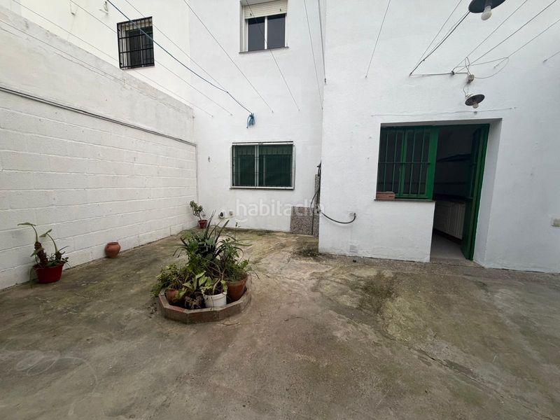 Foto d4ff0dc3-54b4-406f-920b-c7b292968860. Casa a schiera con parcheggio in Bollullos de la Mitación