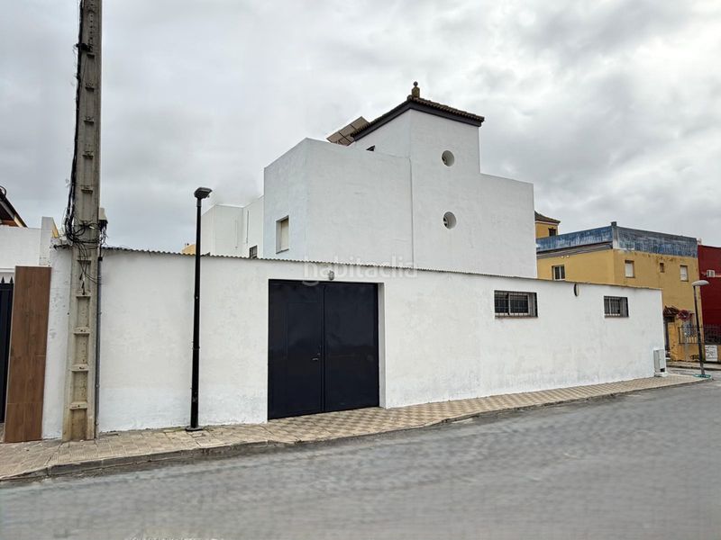 Foto f6c053d9-540d-4319-b9e9-09c672ce1fa1. Casa a schiera con parcheggio in Bollullos de la Mitación