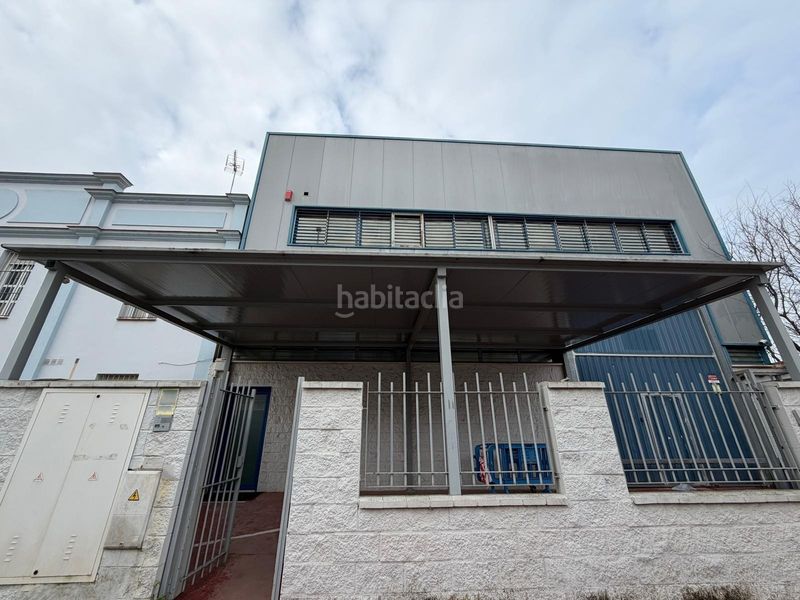 Foto ef7c37a4-e730-4d5c-9703-54e7340a66ea. Industrial building in avenida umbrete 84 in Bollullos de la Mitación