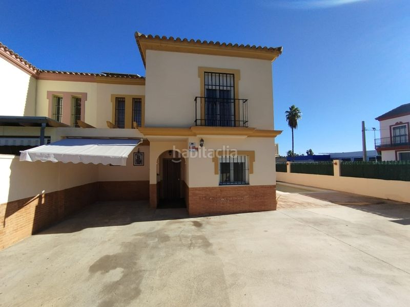 Foto 07beb390-8717-4f24-93b4-89c874932cb2. Xalet amb aparcament piscina a Gelves