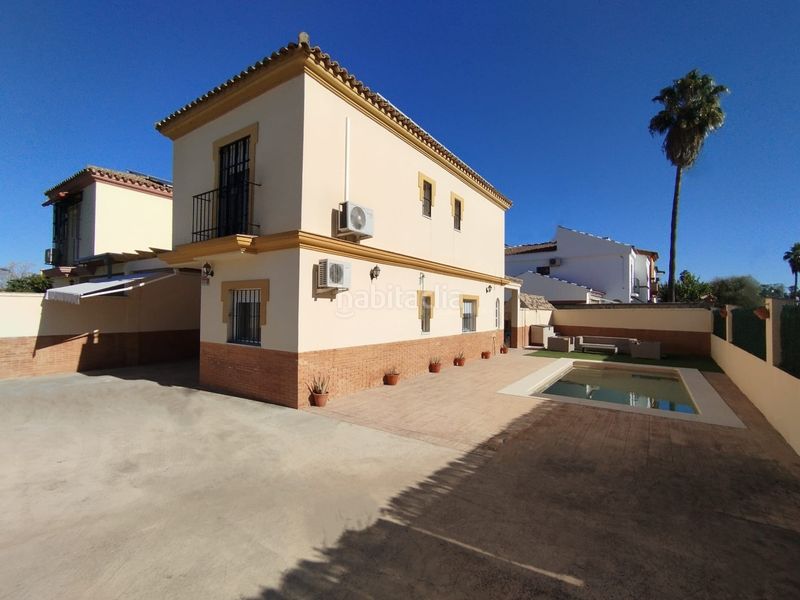 Foto 8604e69d-17d8-4a7a-a712-2520332b6892. Xalet amb aparcament piscina a Gelves