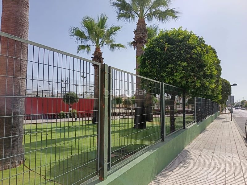 Foto d7bc40ca-a563-4f65-9da0-b606b7e7e4cb. Local comercial a Bollullos de la Mitación