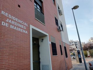 Apartament  Avenida albert einstein. ¡piso de vpo en venta en nuevo bulevar (mairena del aljarafe) li