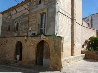Casa a Torms (Els). Casa pairal en venta con patio en un pueblo emblemático, limpio,