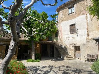 House in Avellanes i Santa Linya (Les). Casa en venta con jardín muy  bonito y agradable en un pueblo tr