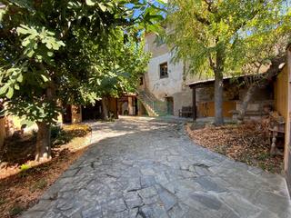 Casa a Avellanes i Santa Linya (Les). Casa en venta con jardín muy  bonito y agradable en un pueblo tr