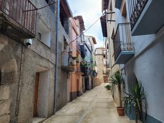 Casa a Carrer nou 8. Casa en venta en un pueblo con servicios, tranquilo, buen clima,