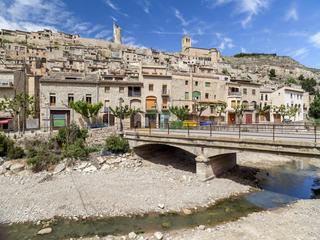 Casa  Carrer sant jordi. Casa de pueblo en venta en uno de los pueblos medievales más aut