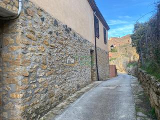 House  Carrer major. Casa grande en venta a las afueras de uno de los pueblos más emb
