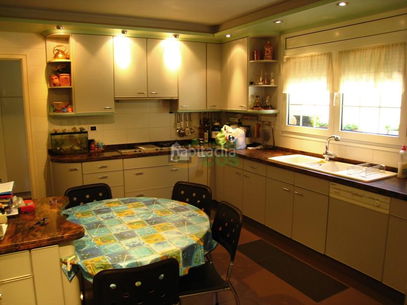 Foto e9a79e04-d21d-413b-804d-2c8399a4d9d6. Mas avec cheminée parking piscine dans Castellgalí