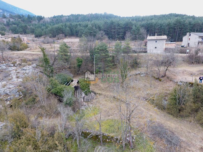 Foto a77d93c4-8be0-4c98-8566-bd0de7dc5bfc. Casa parcela en venta urbanizable de 1.400 m² de terreno, con la posibilidad de restaurar una masía de 120 m2 en dos plantas. en Vallcebre