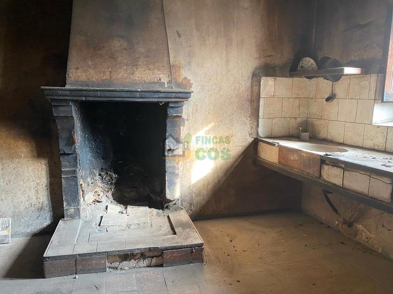 Foto a58438a8-889e-4721-8200-12cbb09145fc. Casa con camino parcheggio in Vila-sana