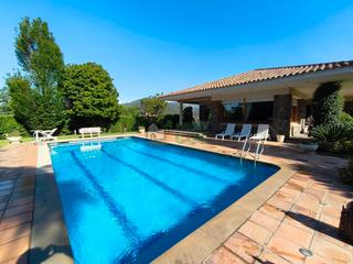 Casa  Carrer montserrat roig. Torre en venta en el mismo pueblo de la garriga con 2.100 m2 de