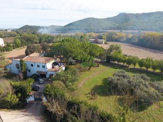 Casa  Rambla castell d'olèrdola. Gran masía en venta con terreno llano, vallado con zona de culti