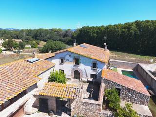 Casa  Carrer major. Masia autntica en venta de 6'5 has de terreno y anexos, ideal 1