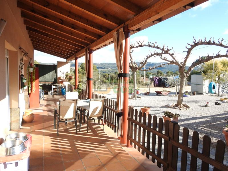 Foto dde3cef6-7c60-4dd2-b40f-affe8ecc482d. Chalet casa - torre en venta independiente a 4 vientos con jardín de 1.000 m2, en Querol